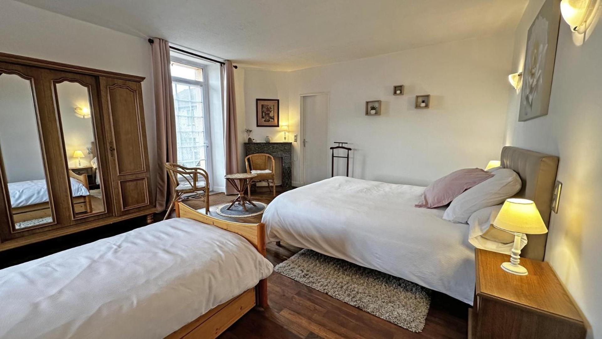 Bed and Breakfast Chez Doussaud à Bessines-sur-Gartempe Extérieur photo